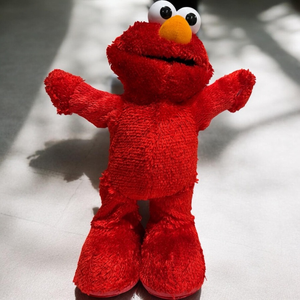 Sesame Street Elmo Plush Toy Talking Musical Red Stuffed Animal Fisher Price